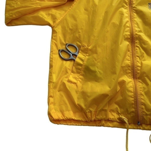 Packable Wind Breaker - Size Medium - Picture 7 of 14